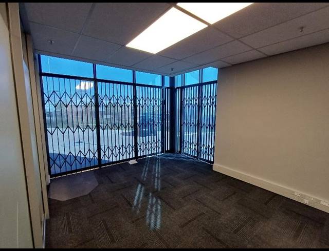 INDUSTRIAL PROPERTY TO RENT IN LOUWLARDIA